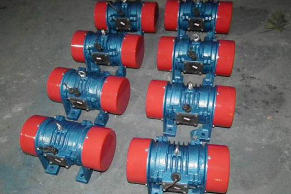 YZS振動(dòng)電機(jī) YZS振動(dòng)電機(jī)